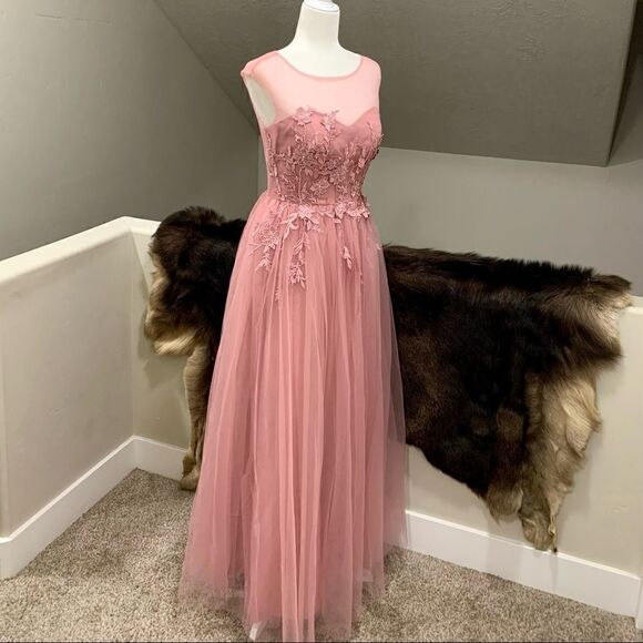 New Elegant Floral Lace Appliqué With Beads Tulle Dress - Picture 5 of 12